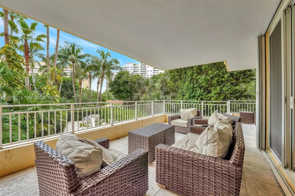 791 Crandon Blvd #301 Key Biscayne, FL 33149