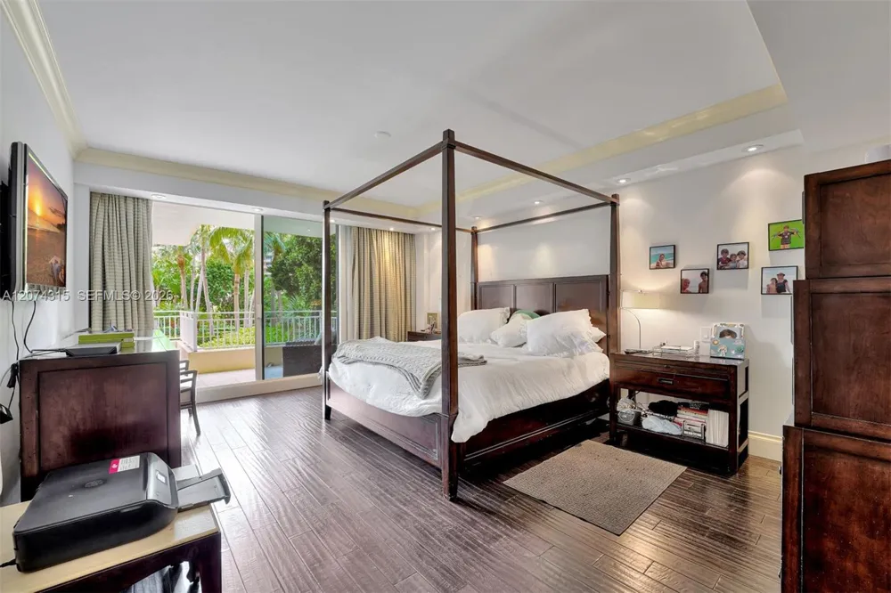 791 Crandon Blvd #301 Key Biscayne, FL 33149