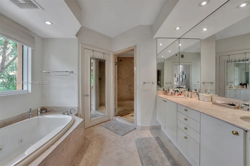 791 Crandon Blvd #301 Key Biscayne, FL 33149