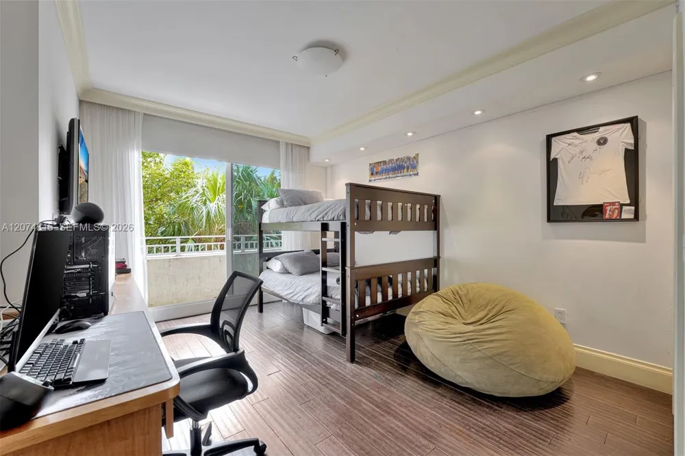 791 Crandon Blvd #301 Key Biscayne, FL 33149
