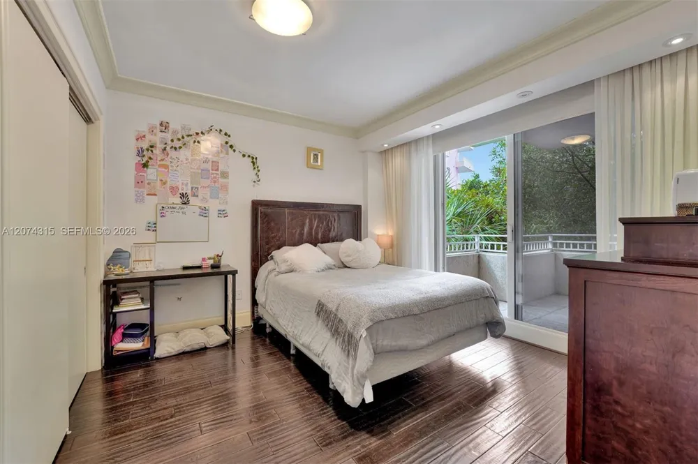 791 Crandon Blvd #301 Key Biscayne, FL 33149