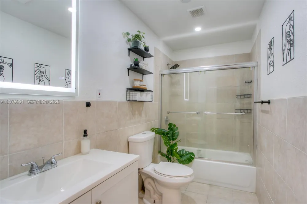 7331 Johnson St Hollywood, FL 33024
