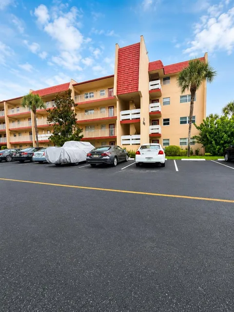 1035 Country Club Dr #408