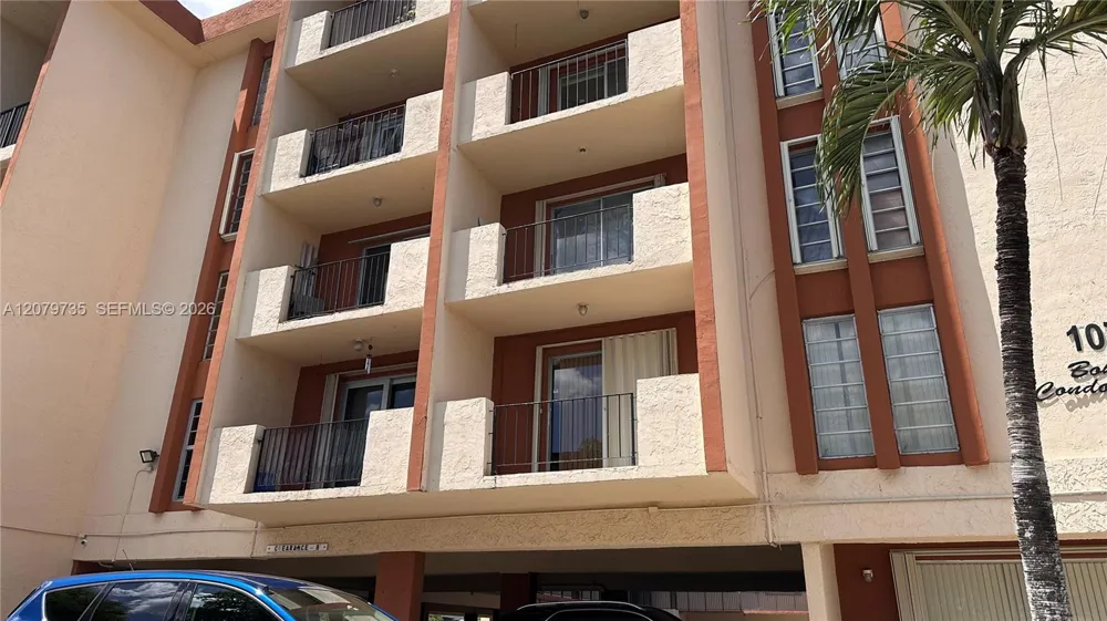 1075 W 68th St #403 Hialeah, FL 33014