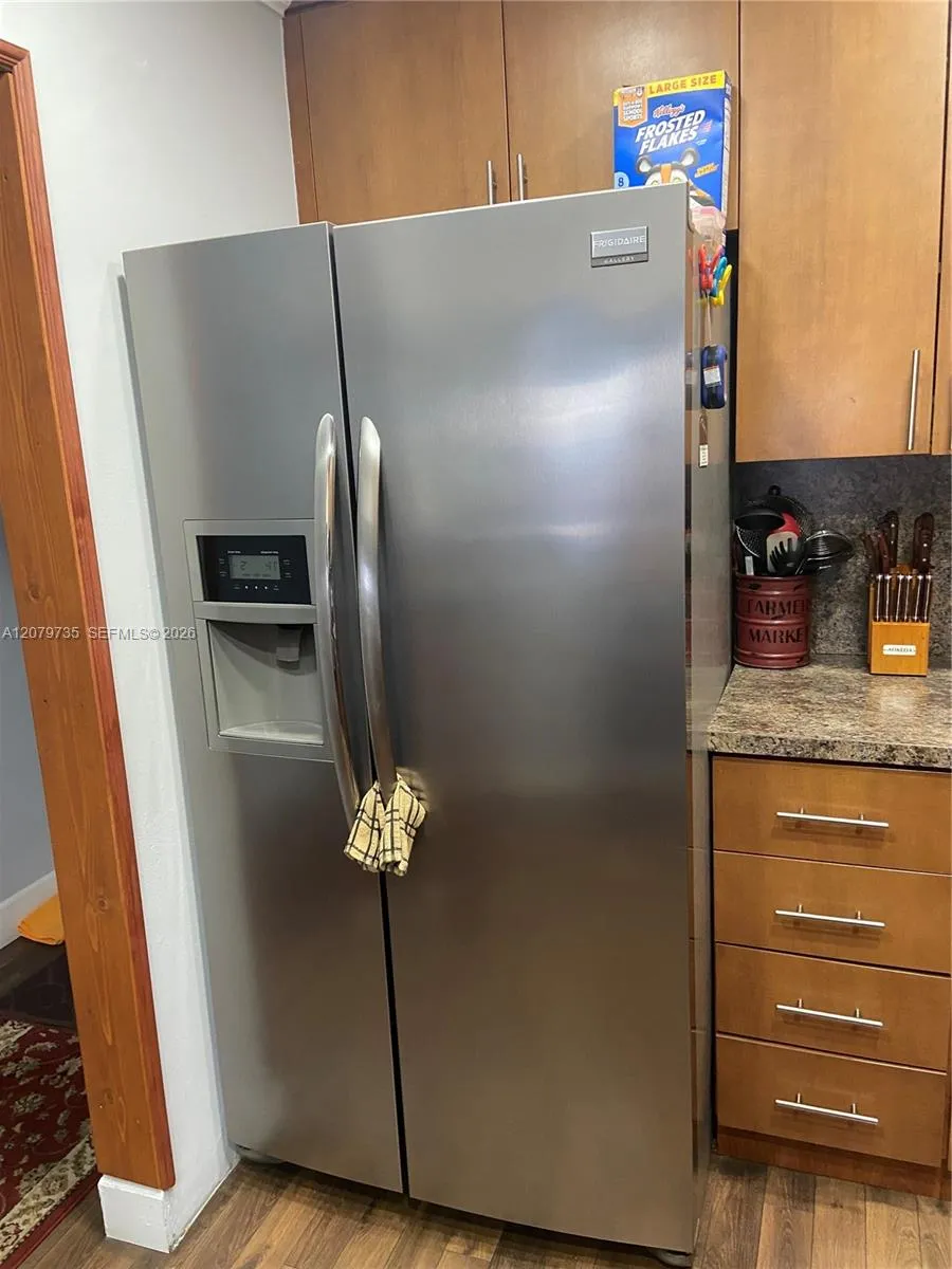 1075 W 68th St #403 Hialeah, FL 33014