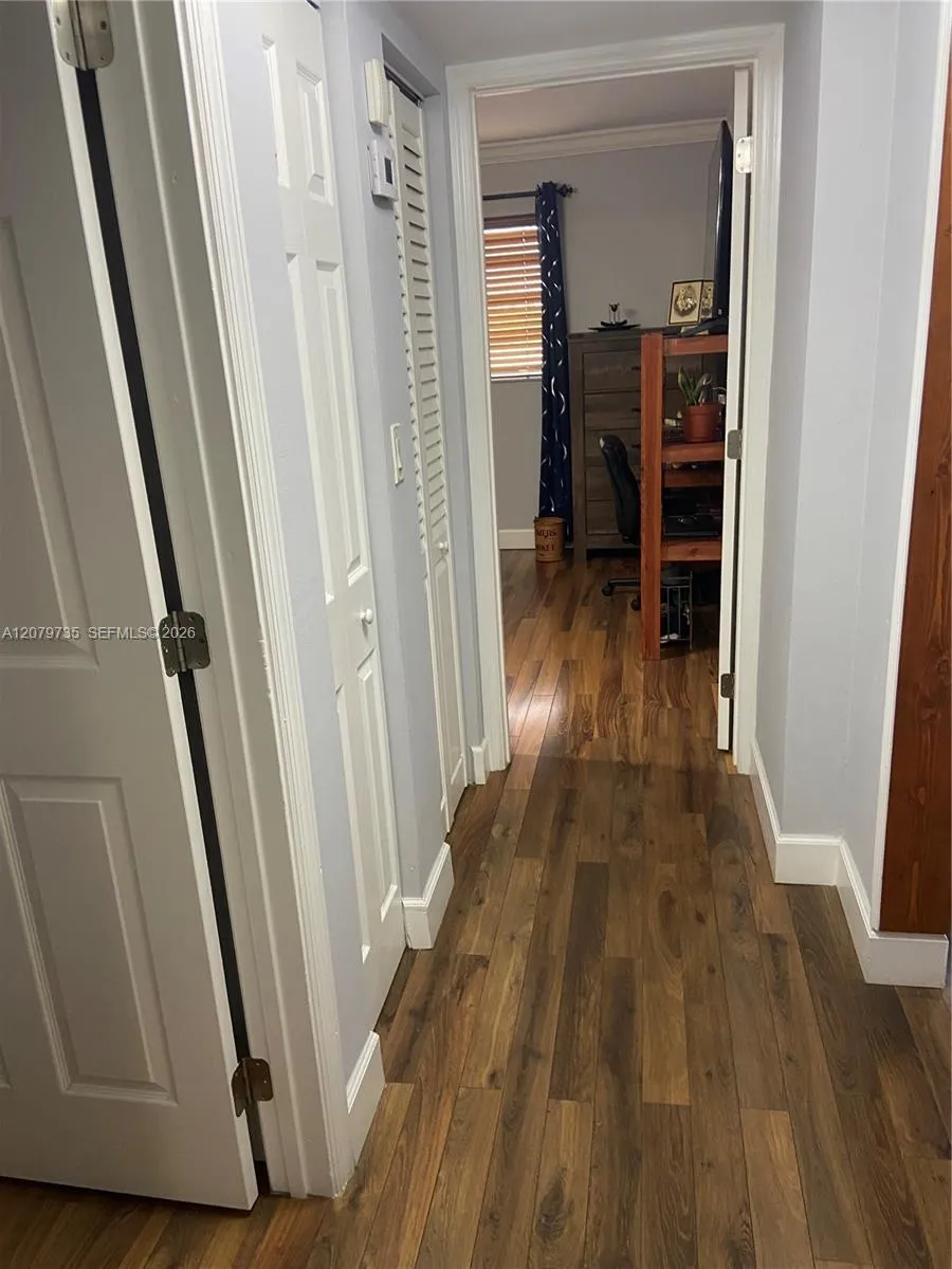 1075 W 68th St #403 Hialeah, FL 33014