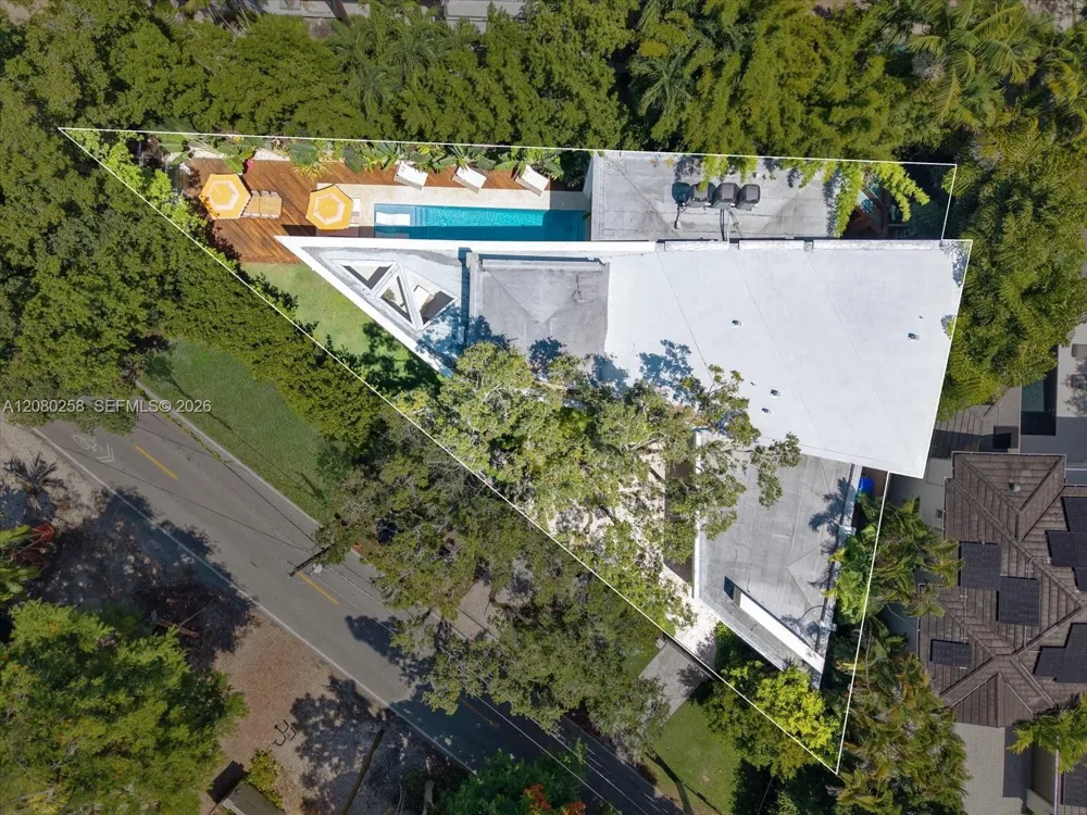 4181 Ingraham Hwy Miami, FL 33133