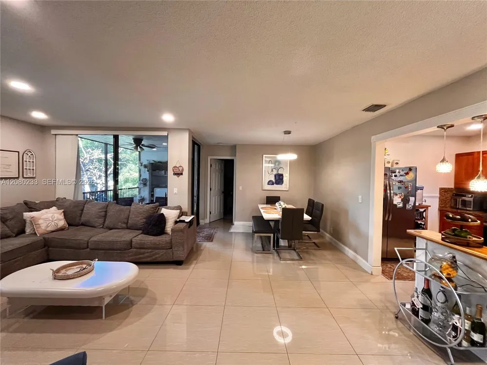 4511 S Carambola Cir S #27300 Coconut Creek, FL 33066