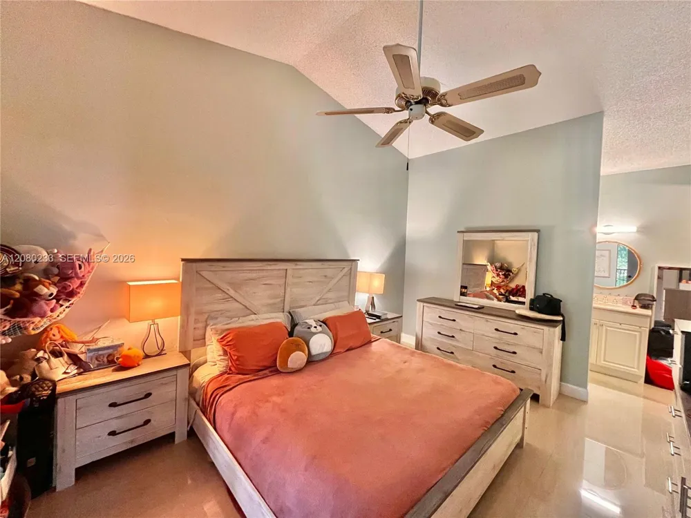 4511 S Carambola Cir S #27300 Coconut Creek, FL 33066