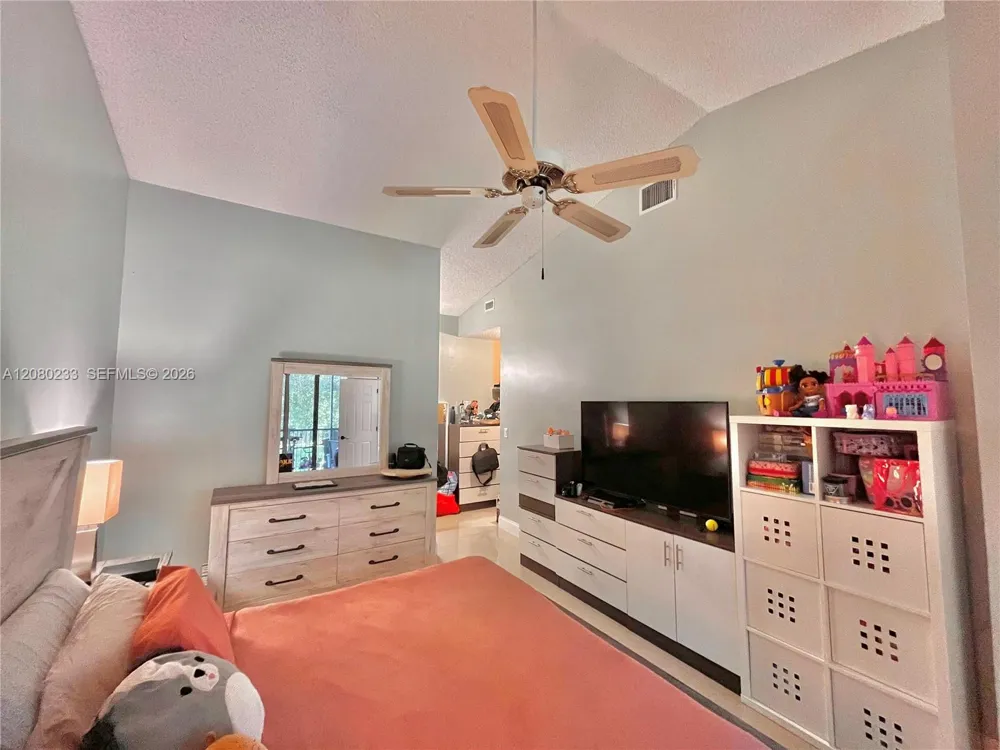 4511 S Carambola Cir S #27300 Coconut Creek, FL 33066