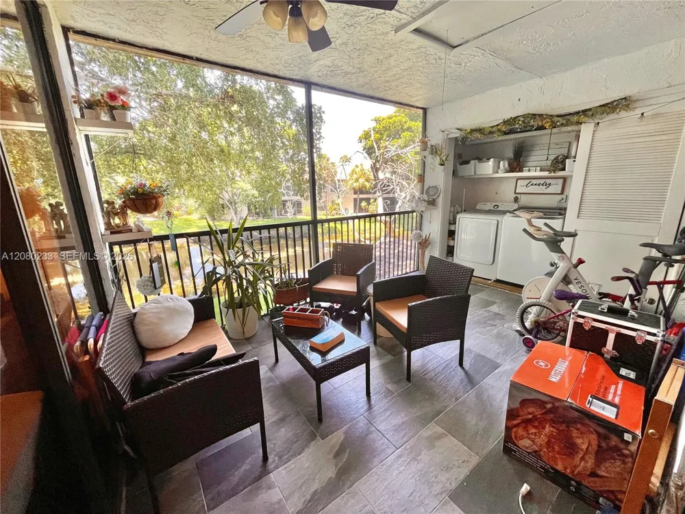 4511 S Carambola Cir S #27300 Coconut Creek, FL 33066