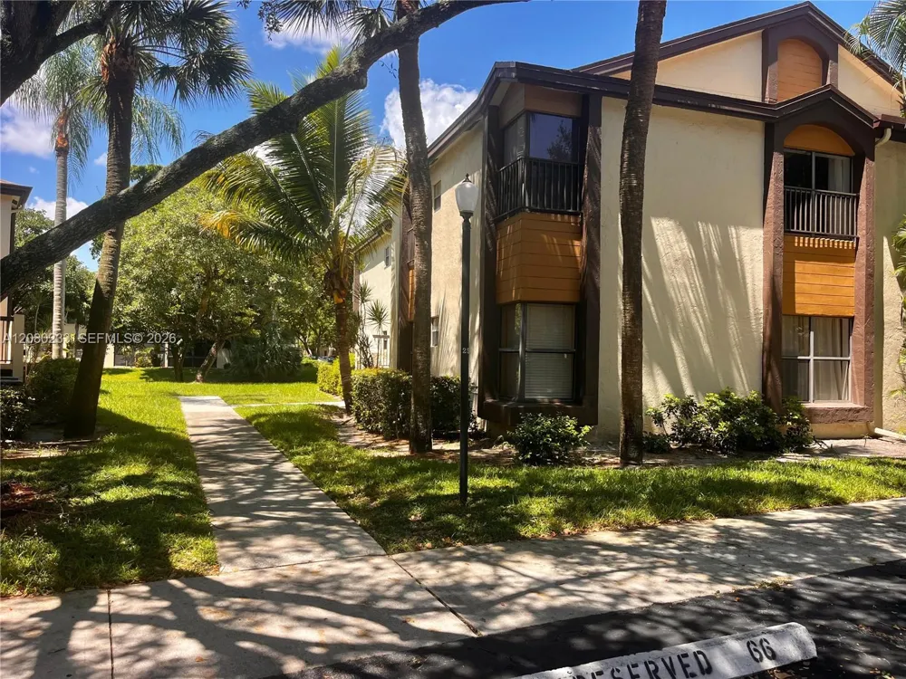 4511 S Carambola Cir S #27300 Coconut Creek, FL 33066