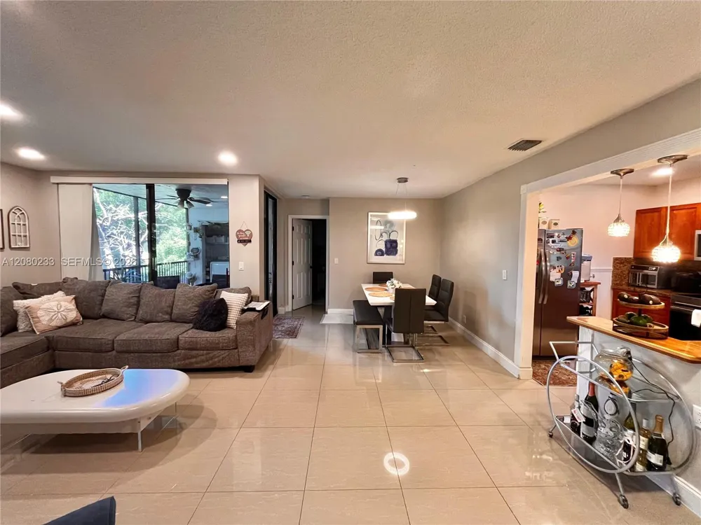 4511 S Carambola Cir S #27300 Coconut Creek, FL 33066