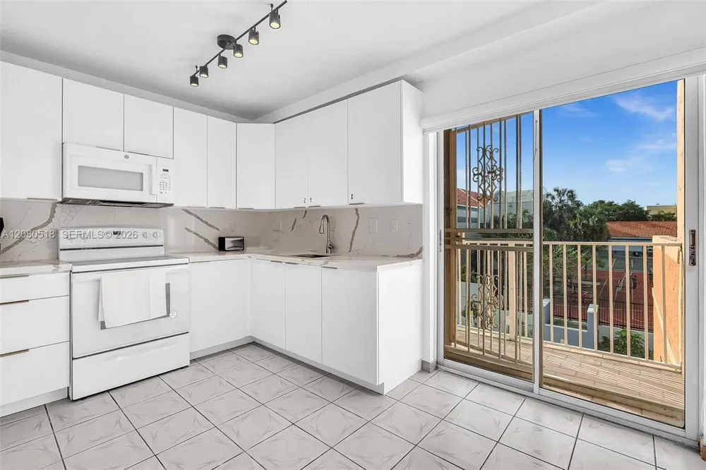 199 SW 12th Ave #313E Miami, FL 33130