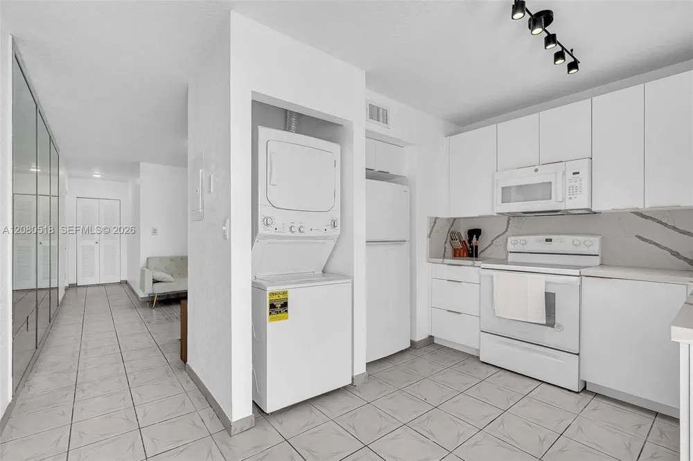 199 SW 12th Ave #313E Miami, FL 33130