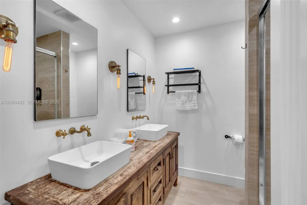 821 Harrison St #821 Hollywood, FL 33019