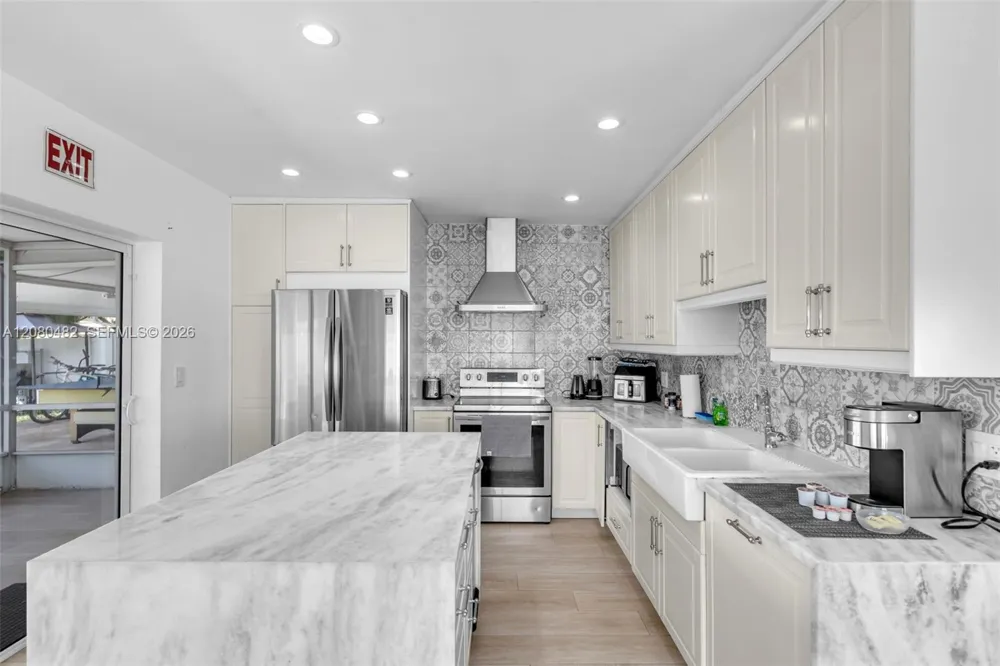 821 Harrison St #821 Hollywood, FL 33019