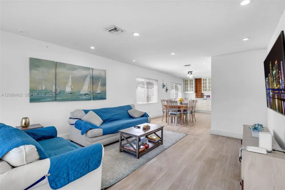 821 Harrison St #821 Hollywood, FL 33019