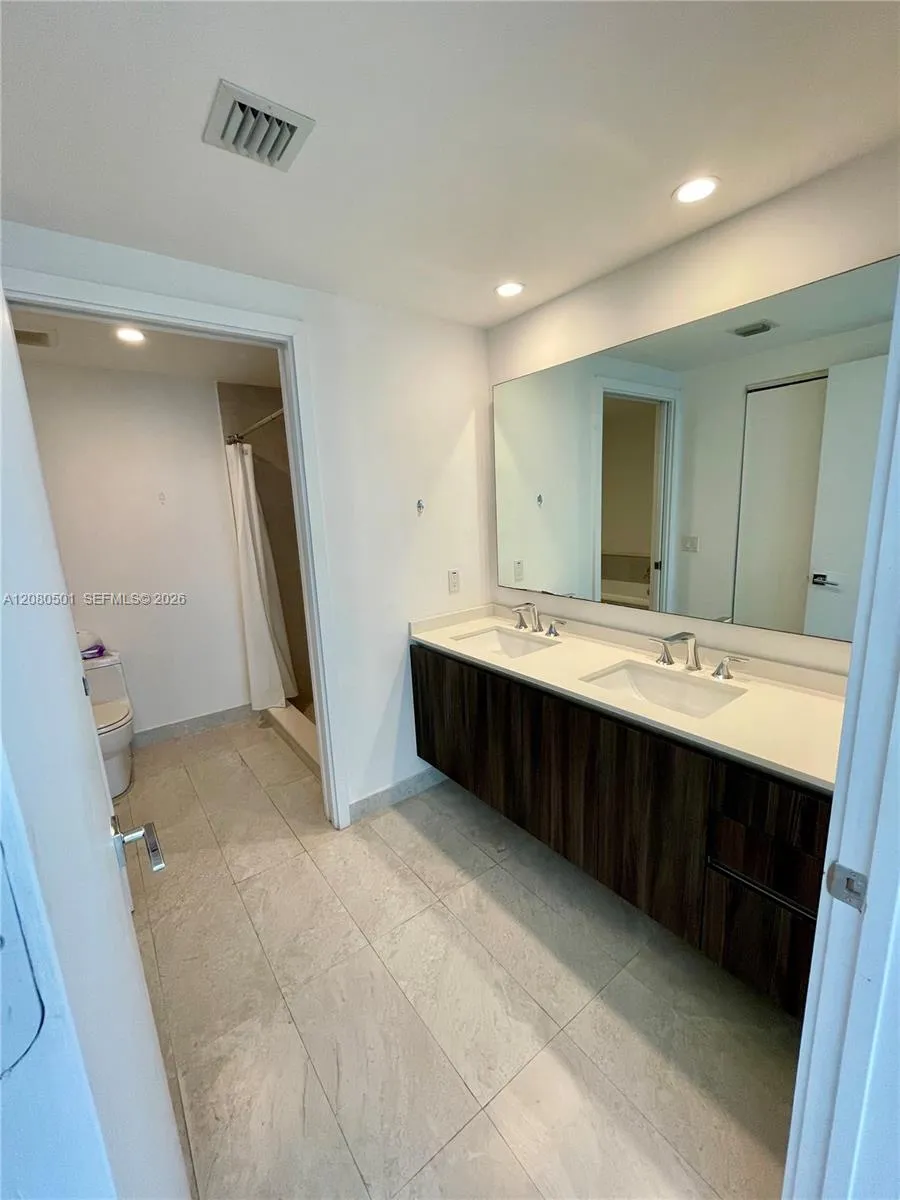 488 NE 18th St #2204 Miami, FL 33132