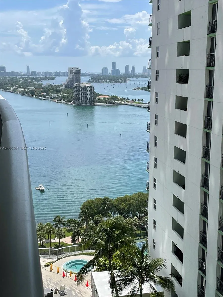 488 NE 18th St #2204 Miami, FL 33132