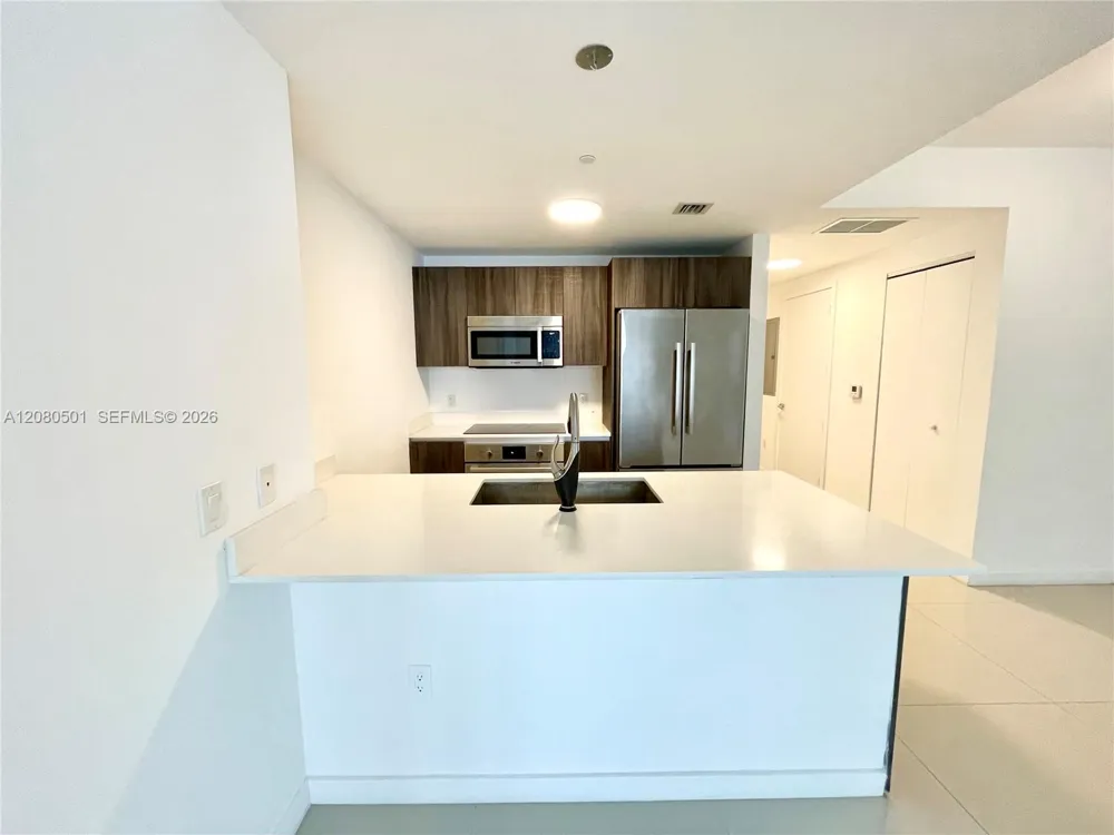 488 NE 18th St #2204 Miami, FL 33132