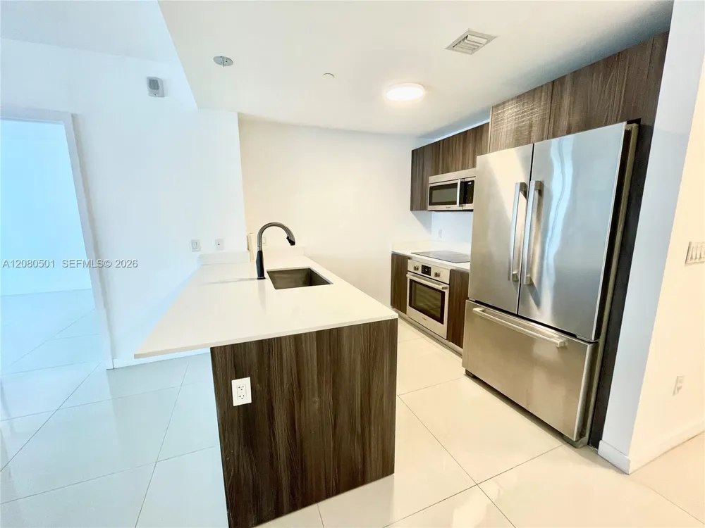 488 NE 18th St #2204 Miami, FL 33132