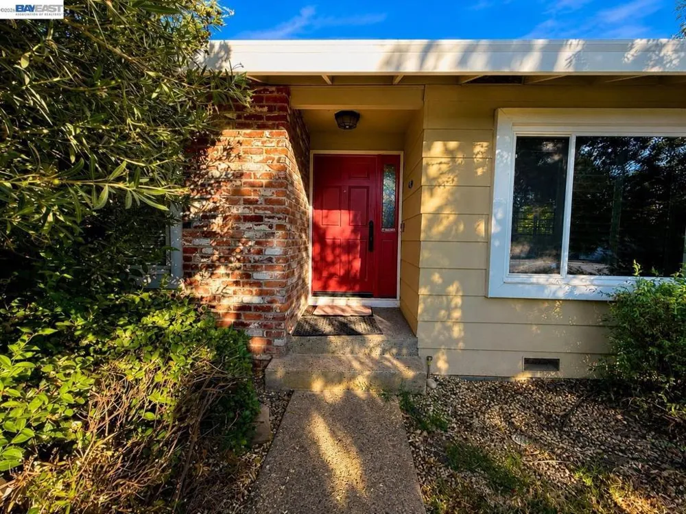 3120 Ozzie Court Carmichael, CA 95608