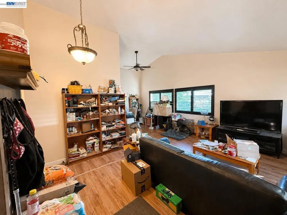 3120 Ozzie Court Carmichael, CA 95608