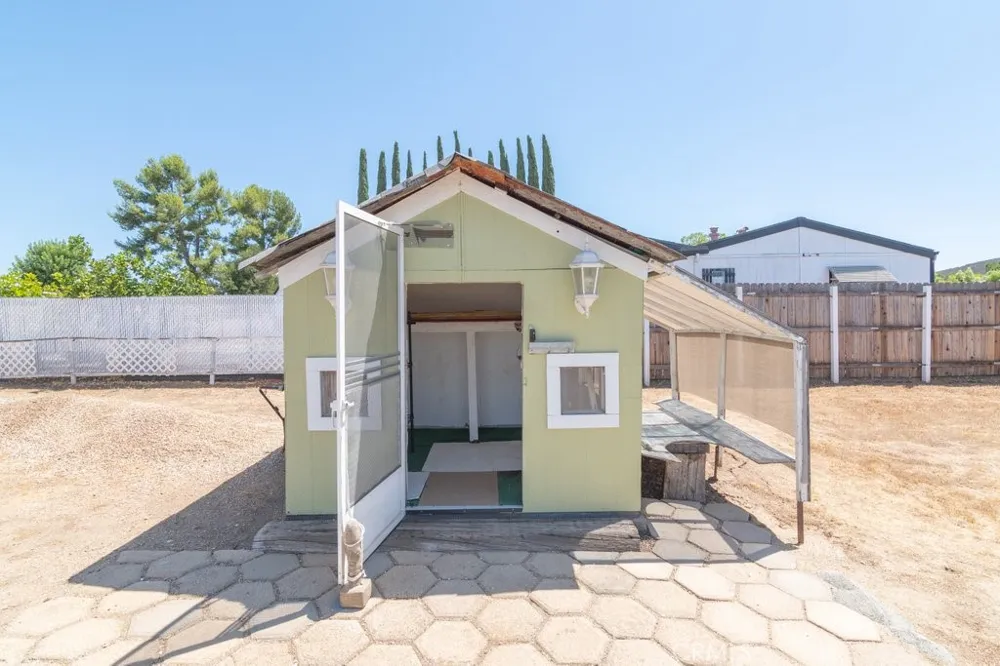 34608 The Farm Road Wildomar, CA 92595