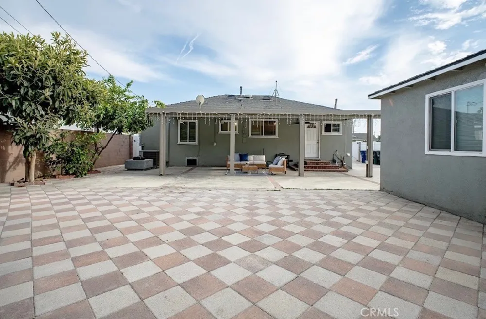 8217 POINSETTIA DRIVE Buena Park, CA 90620