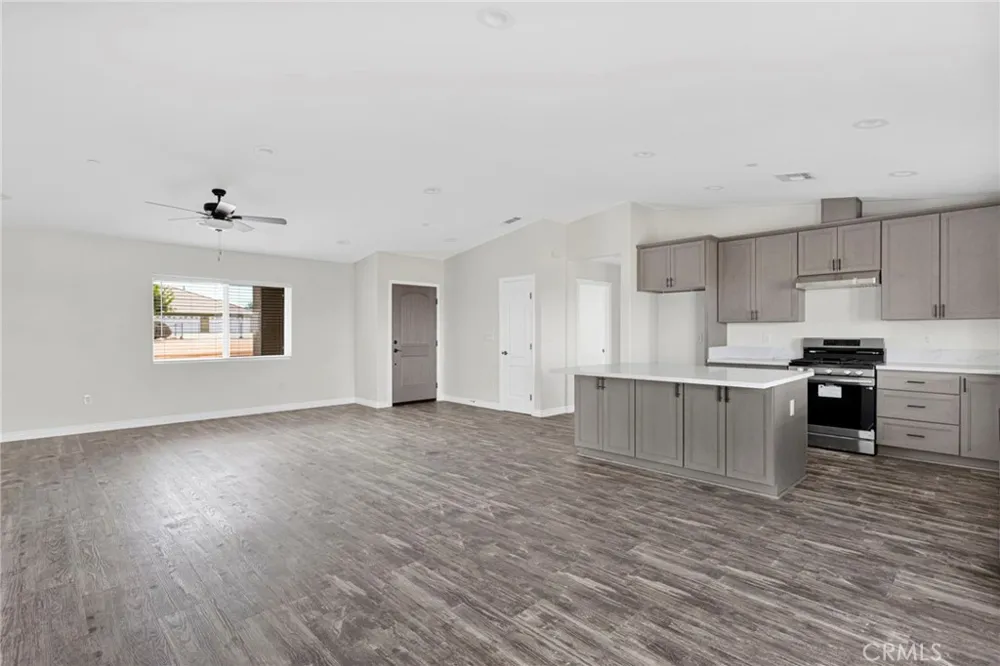 10520 Mono Road Phelan, CA 92371