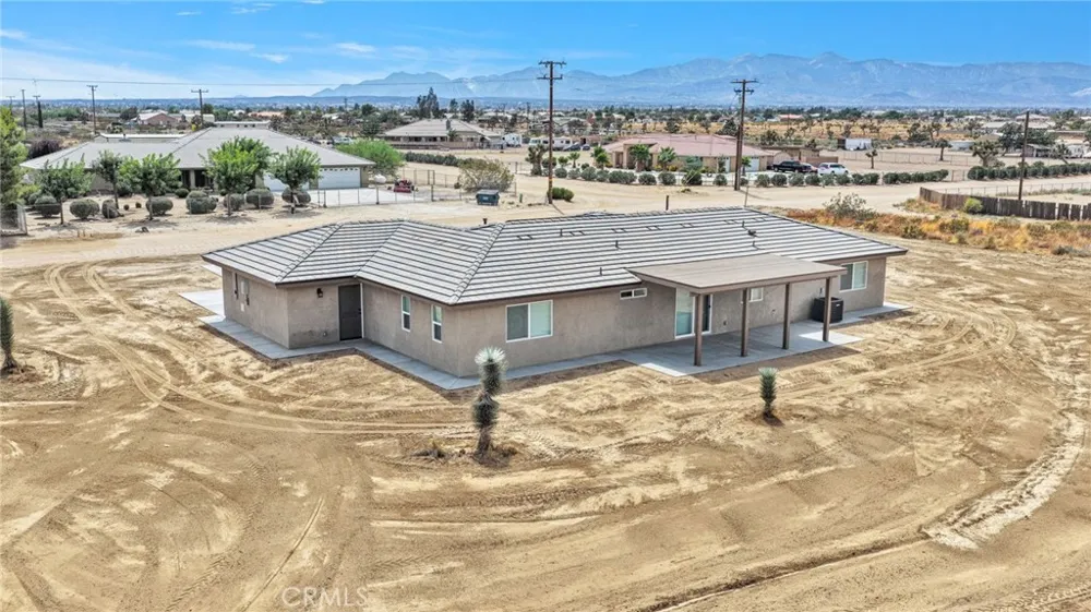 10520 Mono Road Phelan, CA 92371