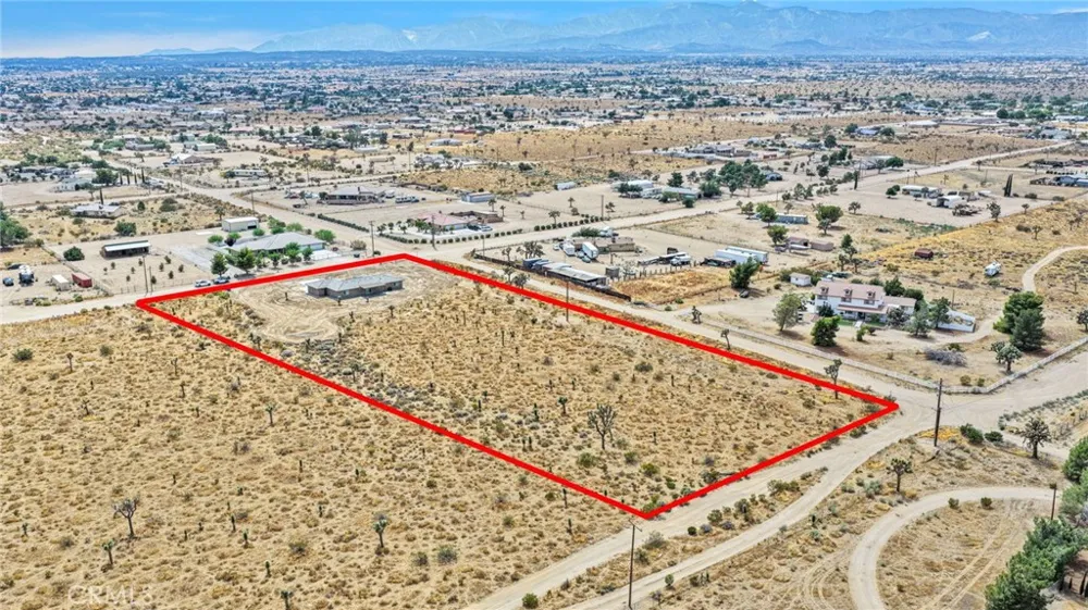 10520 Mono Road Phelan, CA 92371