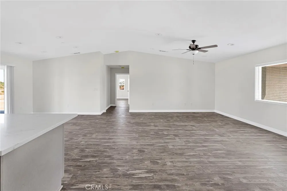 10520 Mono Road Phelan, CA 92371