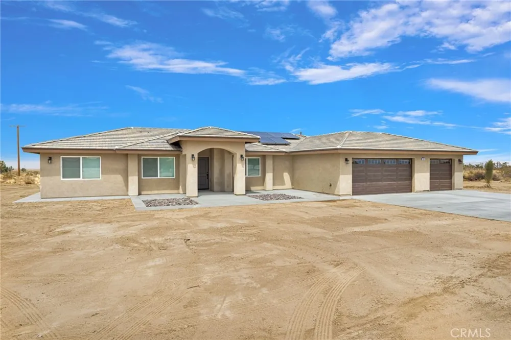 10520 Mono Road Phelan, CA 92371