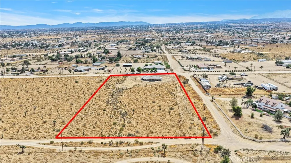 10520 Mono Road Phelan, CA 92371