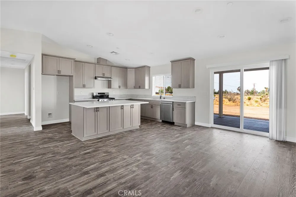 10520 Mono Road Phelan, CA 92371