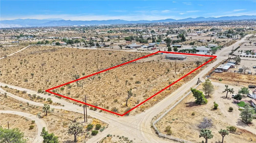 10520 Mono Road Phelan, CA 92371