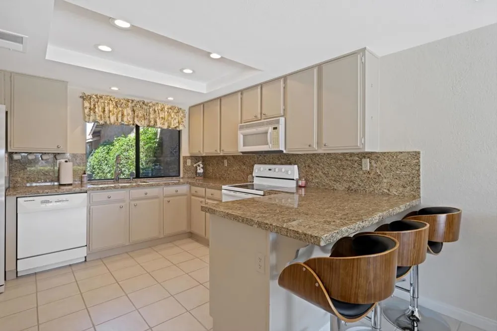 44 Maximo Way Palm Desert, CA 92260
