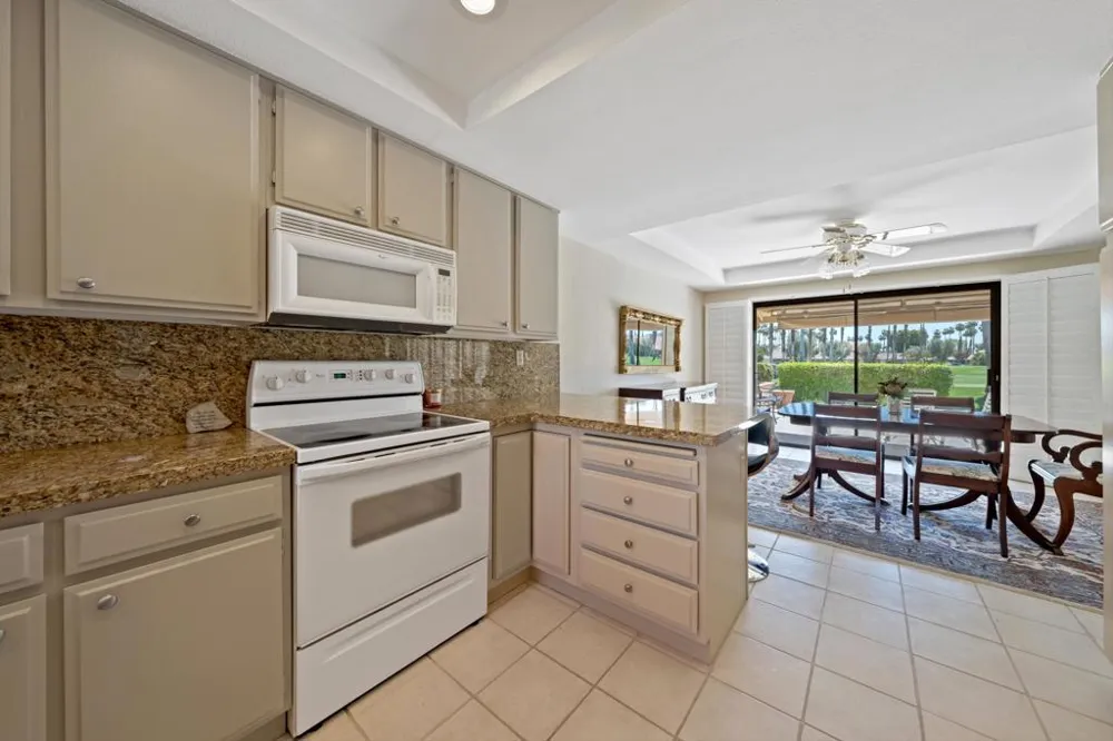 44 Maximo Way Palm Desert, CA 92260