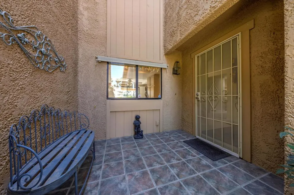 44 Maximo Way Palm Desert, CA 92260