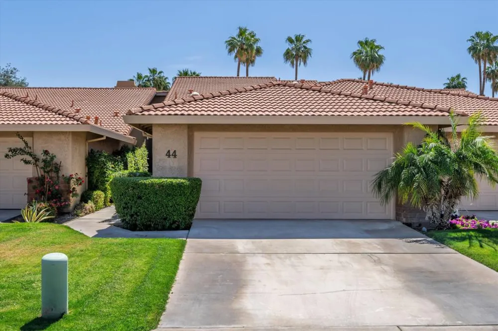 44 Maximo Way Palm Desert, CA 92260