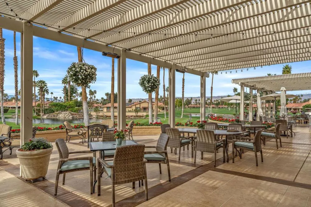 44 Maximo Way Palm Desert, CA 92260