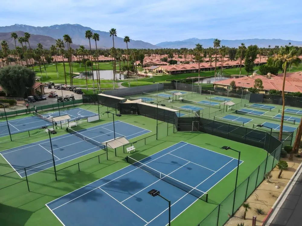 44 Maximo Way Palm Desert, CA 92260
