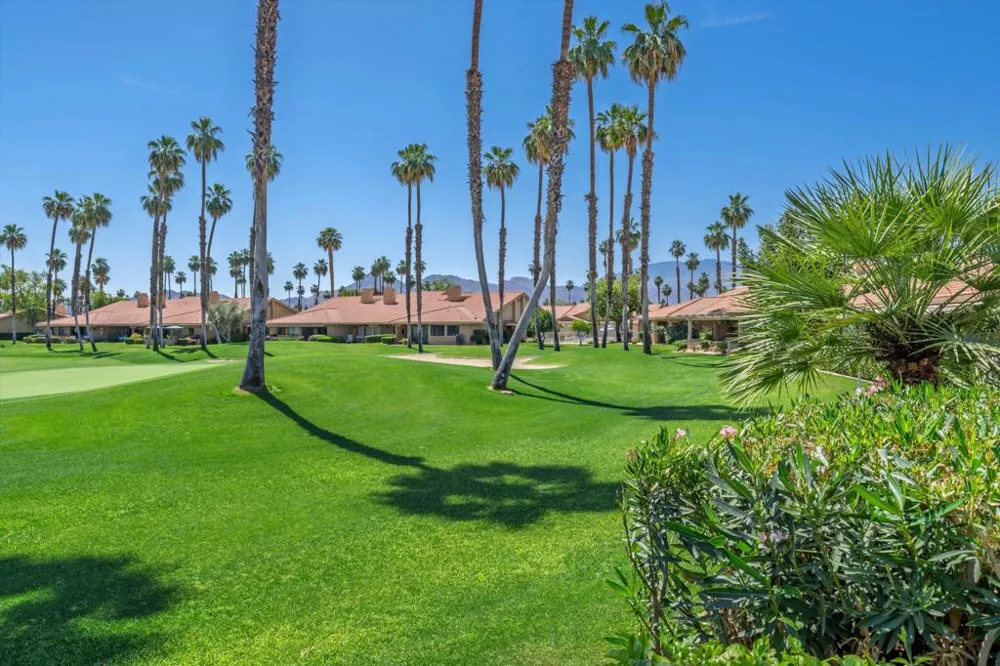 44 Maximo Way Palm Desert, CA 92260