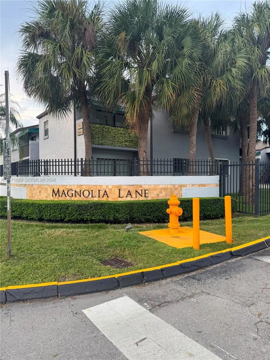 7401 SW 152nd Ave #105-1 Miami, FL 33193
