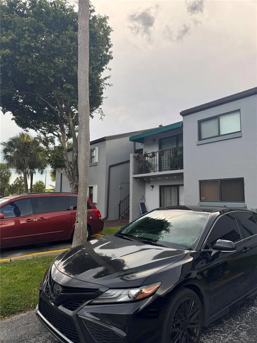 7401 SW 152nd Ave #105-1 Miami, FL 33193