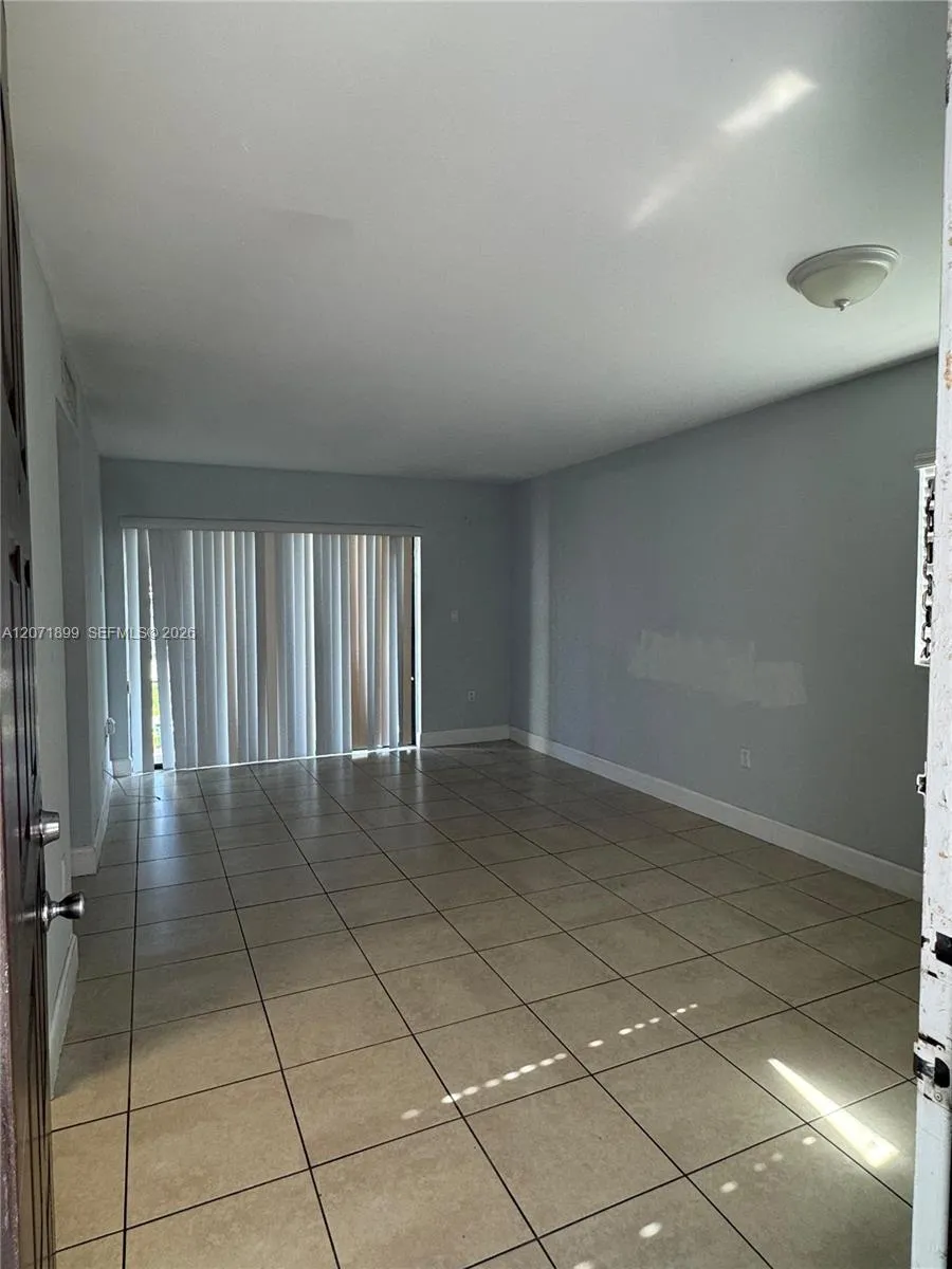 7401 SW 152nd Ave #105-1 Miami, FL 33193
