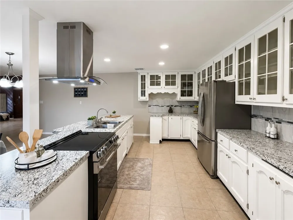 3032 HWY N 281 Alice, TX 78332