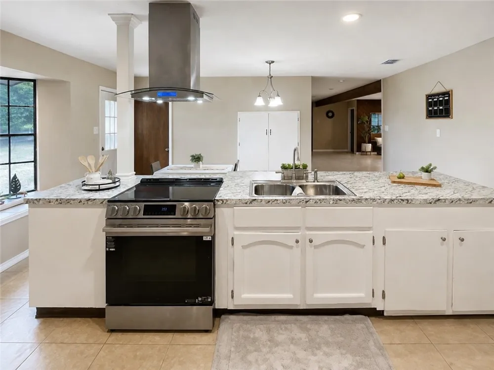 3032 HWY N 281 Alice, TX 78332